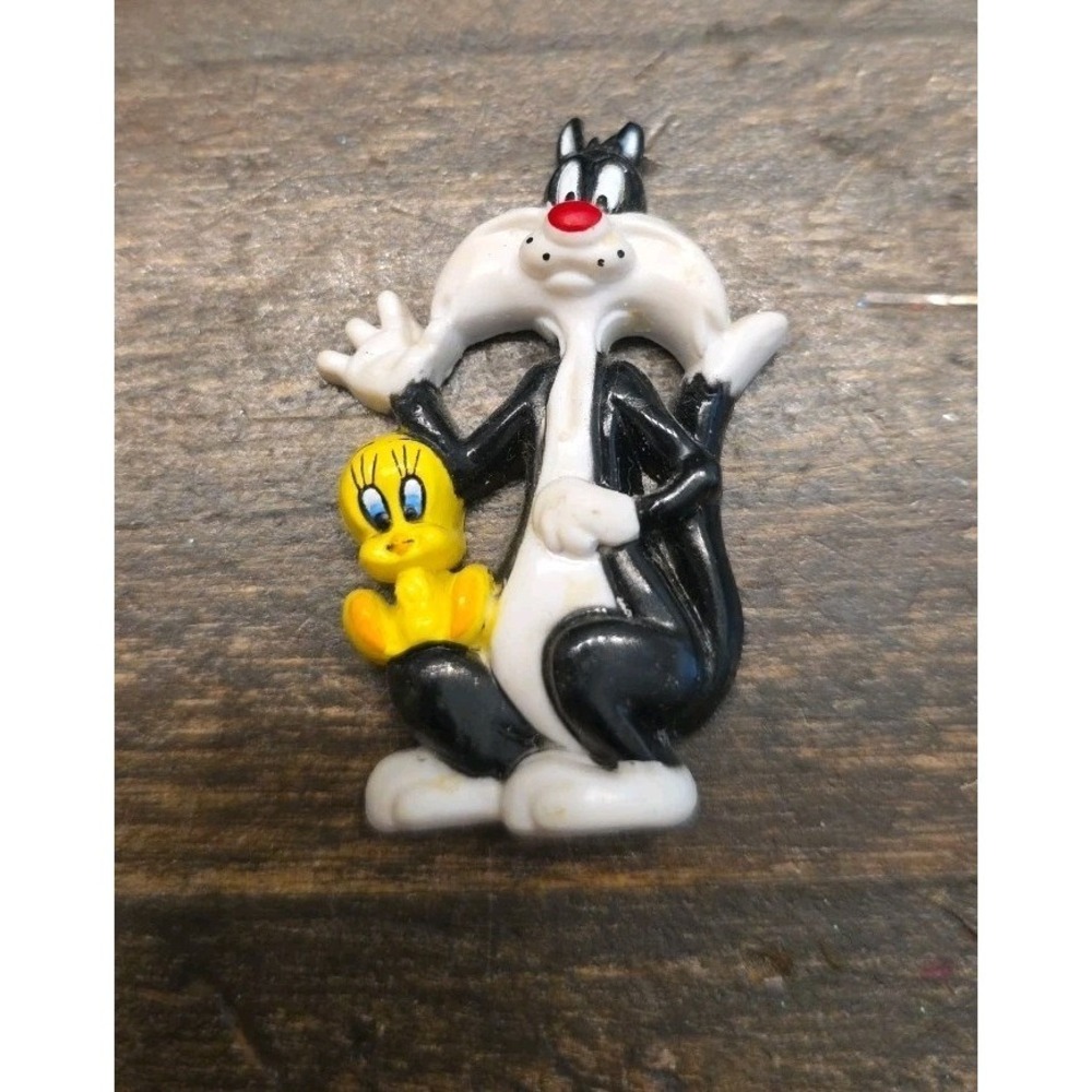 Vintage 1990s Looney Tunes 3D Fridge Magnet Bugs Bunny Sylvester Tweety Taz 3" - Picture 4 of 9